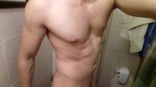 HOTTEST GUY ON EARTH JERKS OFF PT2